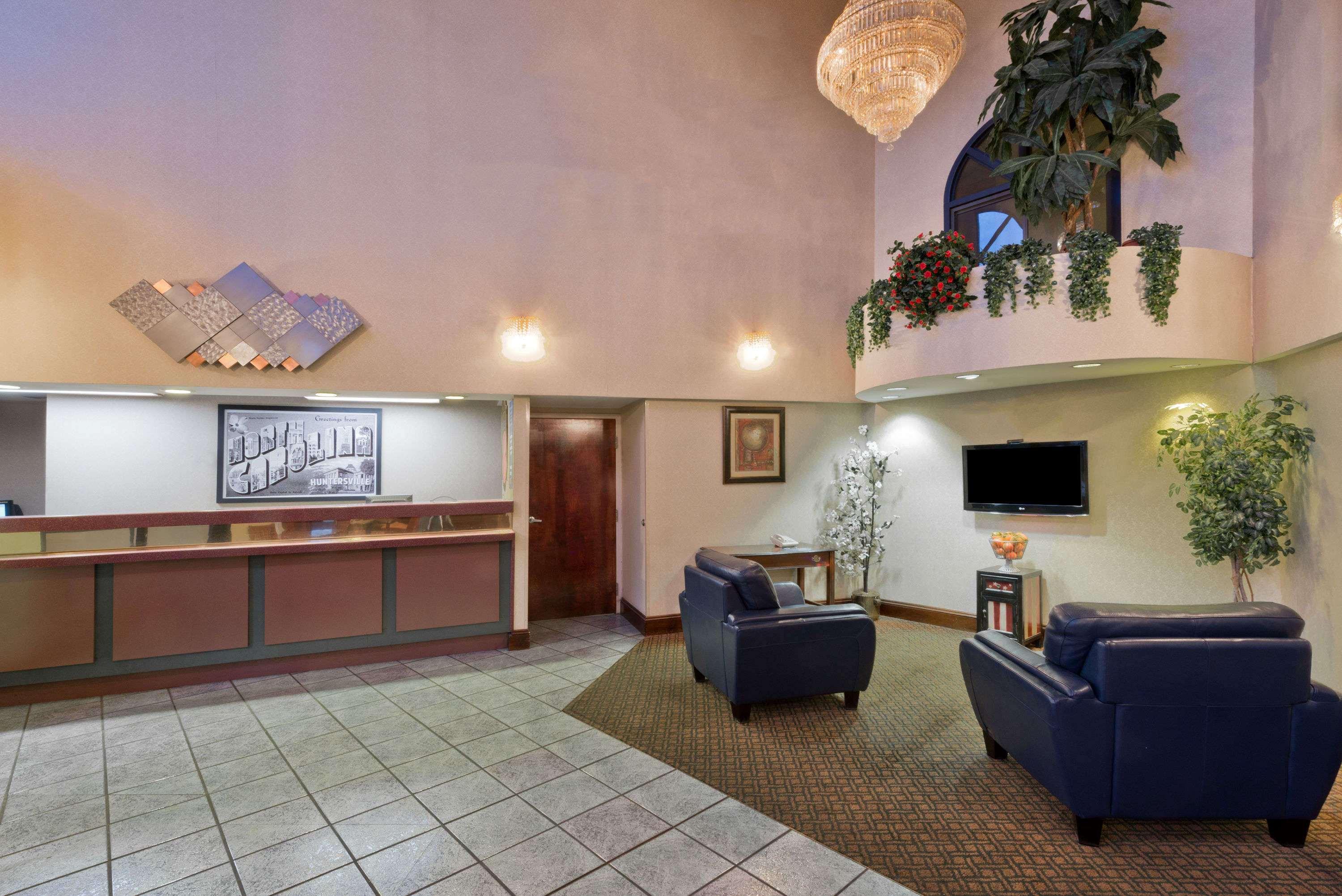 Super 8 By Wyndham Huntersville/Charlotte Area Экстерьер фото