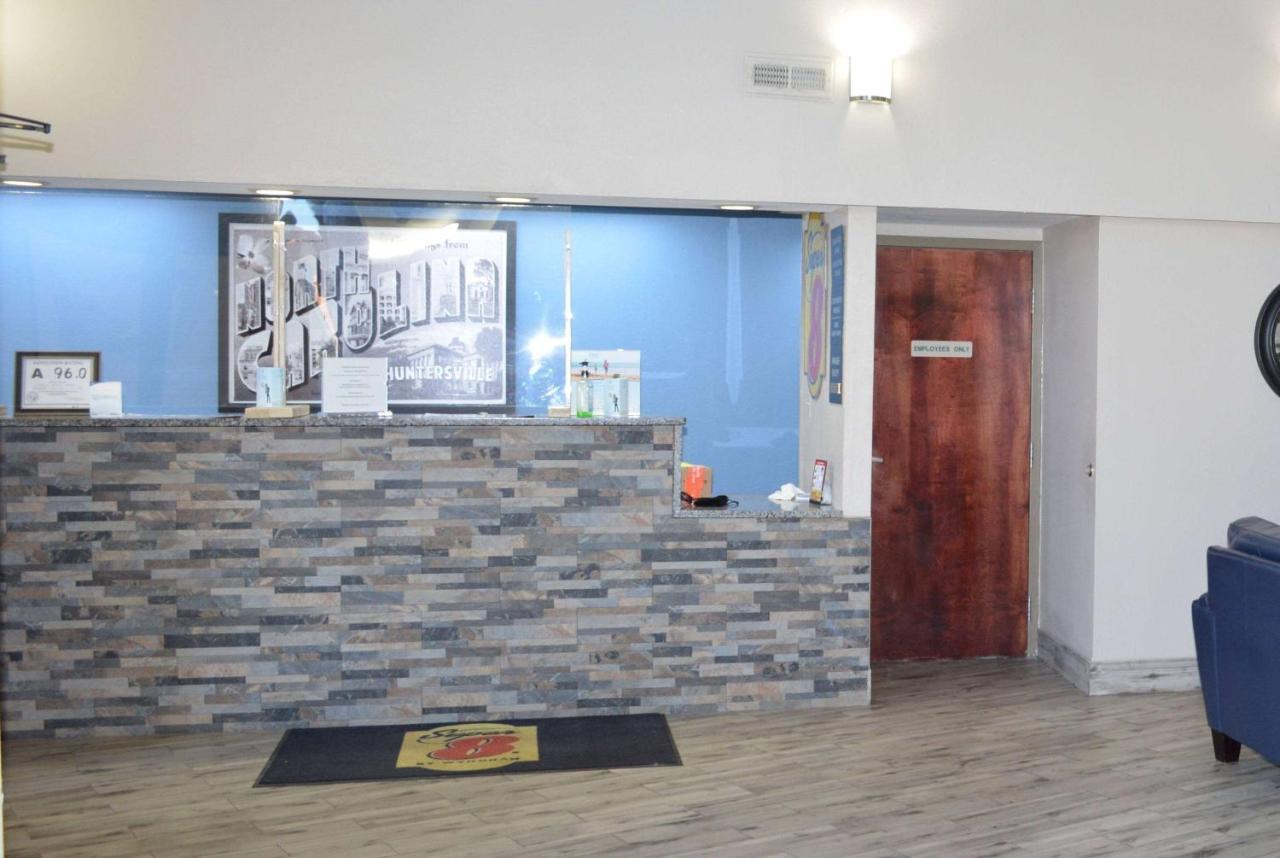 Super 8 By Wyndham Huntersville/Charlotte Area Экстерьер фото